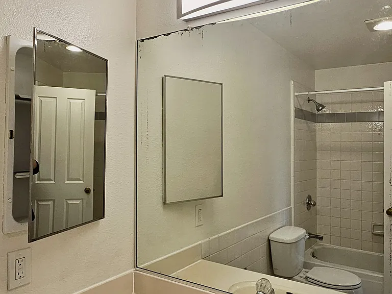 2310 Taraval St #2 — Photo 16
