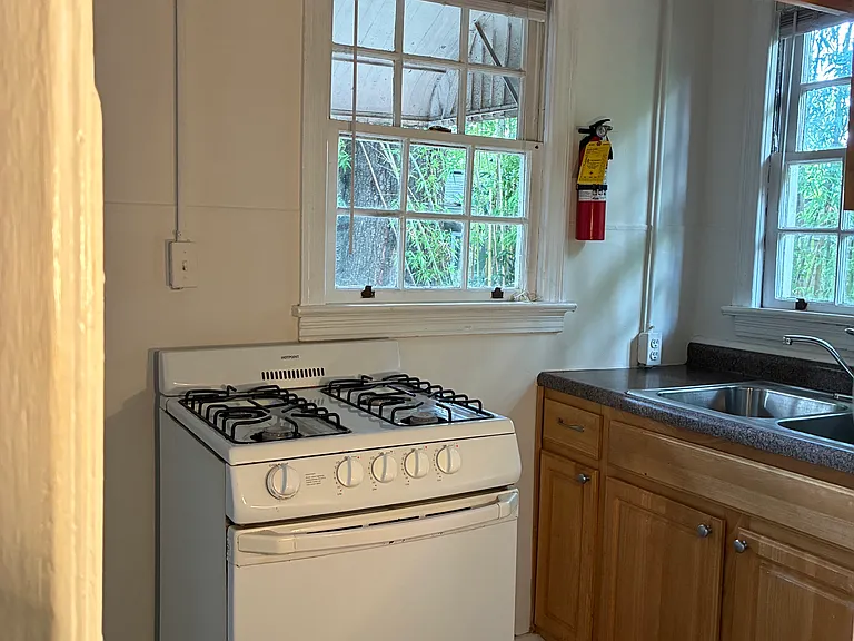 1035 Virginia Ave NE #1B — Photo 15