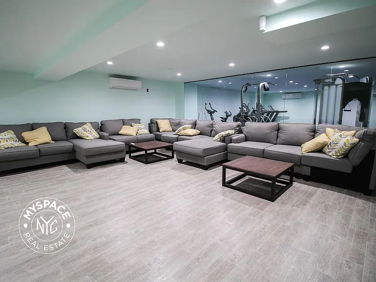 31 Brooklyn Ave #6C — Photo 13