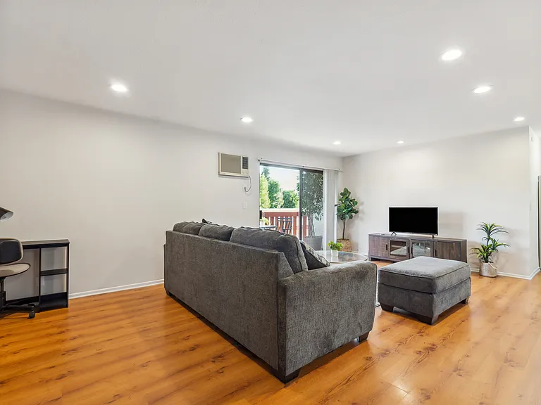 4591 Orange Ave — Photo 14