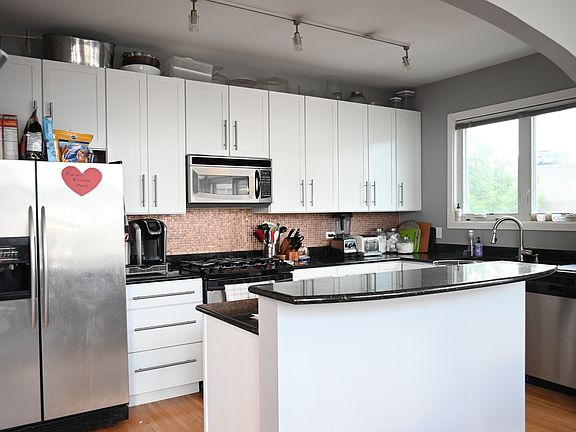 4th image of 1151 W Eddy St Unit A