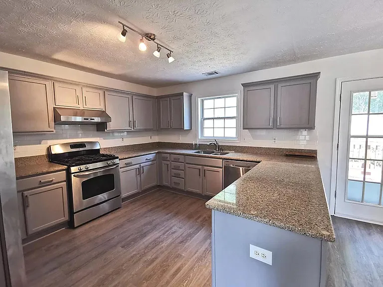 1844 Kristen Ct — Photo 9