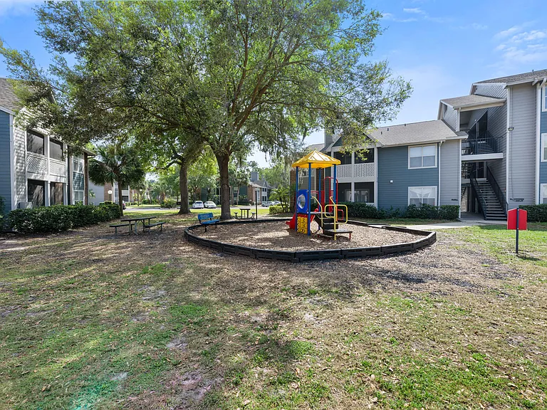 Twelve Oaks at Windermere — Photo 28