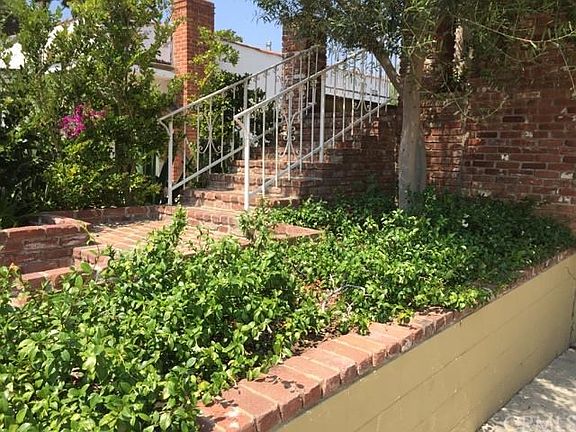 2nd image of 11959 Dorothy St APT 7