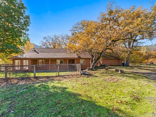 7730 S Fork Little Butte Cr Rd, Eagle Pt, OR 97524