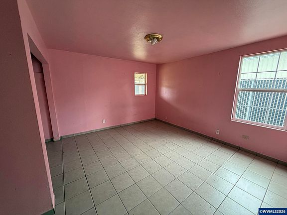 5th image of 443 Tangent St