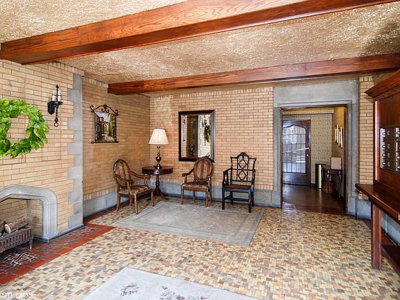2nd image of 333 S Oak Park Ave APT Ge
