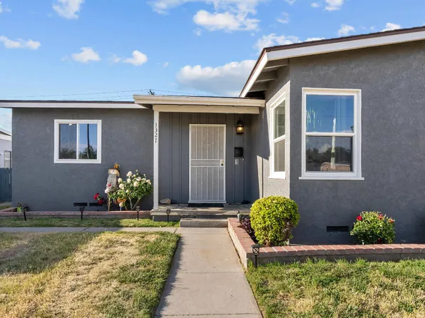1327 W Ivesbrook St, Lancaster, CA 93534