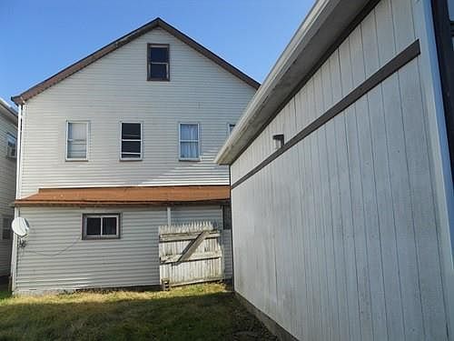 2nd image of 1915 Ashland Ave