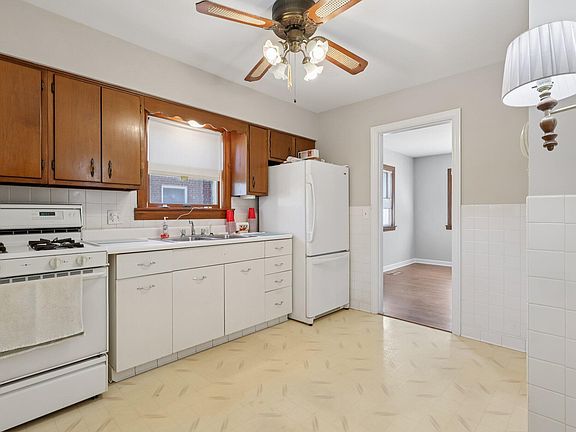4th image of 2666 Van Deren Dr