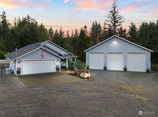 17116 Vail Loop SE, Rainier, WA 98576
