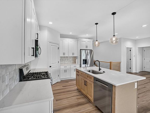 4th image of 3704 Marabella Pl