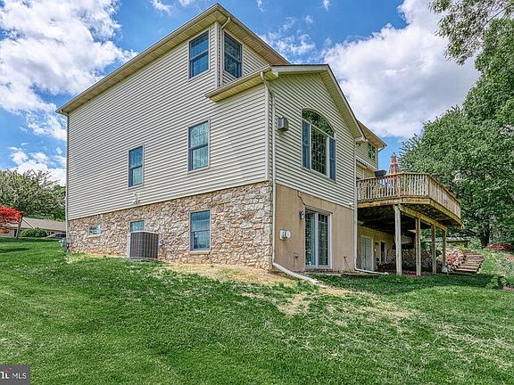 5th image of 641 Denny Ln