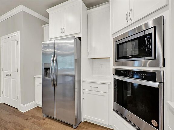 3rd image of 249 Fountain Oak Way