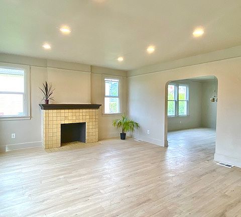 A giant living room provides plenty of space to relax or entertain. A large closet gives a convenient space to store all that winter and summer gear with easy access.