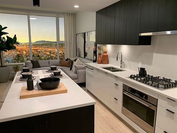 2nd image of 230 Keary St #1810