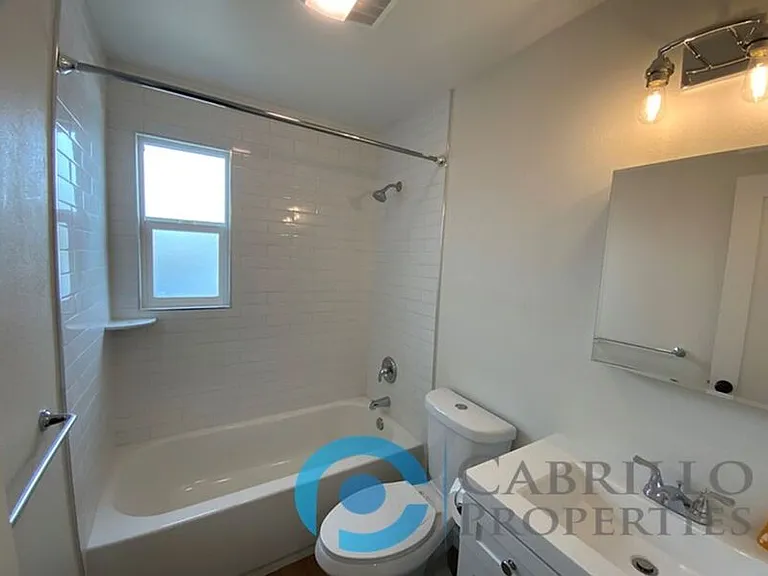 1628 Burton St — Photo 2