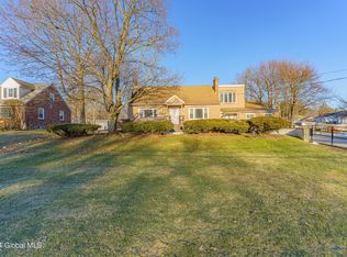 983 Inman Rd, Schenectady, NY 12309