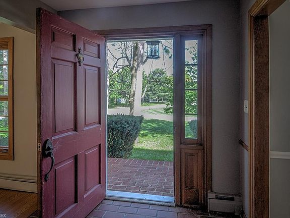 2nd image of 2400 Danbury Ln