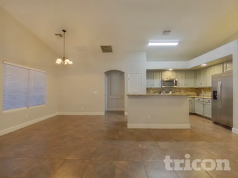 20711 N Santa Cruz Dr — Photo 3