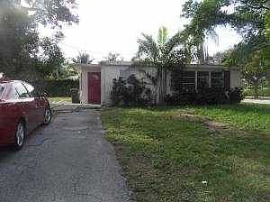 2nd image of 760 SW 2nd St