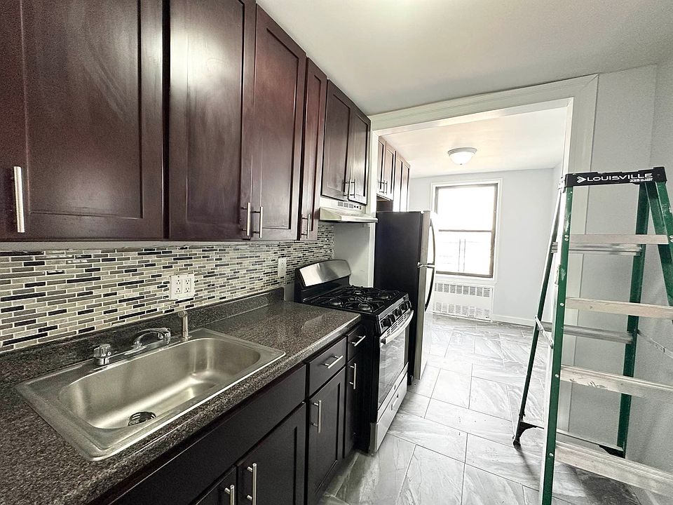 1st image of 450 Rockaway Pkwy APT 7G