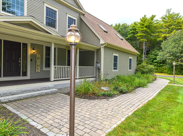 29 Whitney Way, Topsham, ME 04086