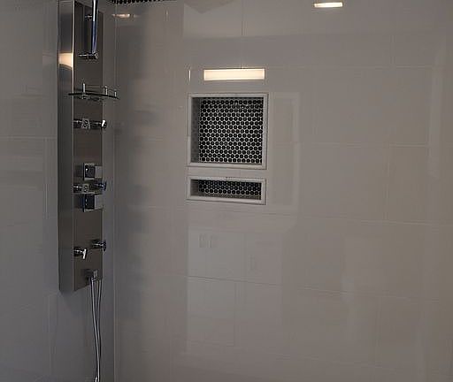 Luxurious Rain Shower + Jets