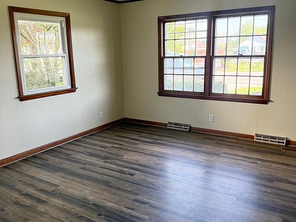 3rd image of 627 W Foulke Ave
