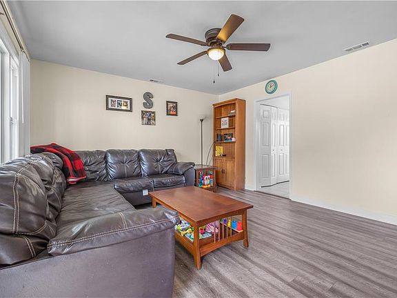 4th image of 3308 Kinsington Dr