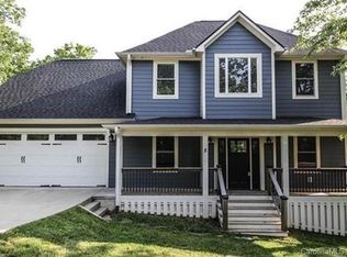 5 Wagon Trce, Flat Rock, NC 28731