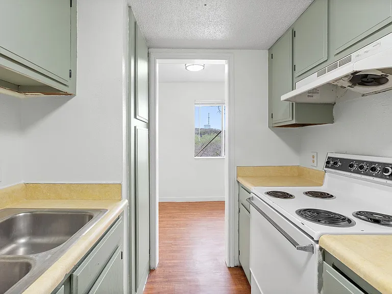 Chestnut Place Apartments — Photo 47