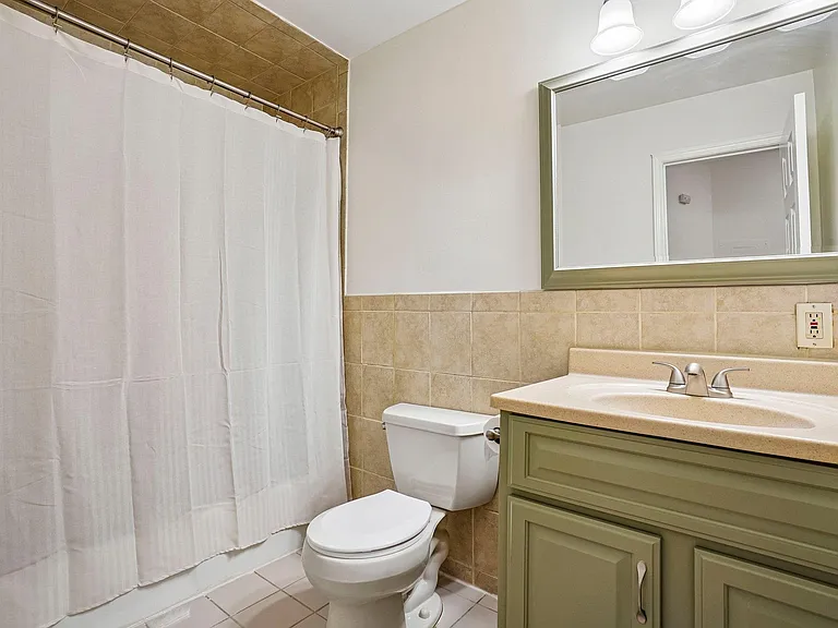 82 Manhattan Ave #6 — Photo 15