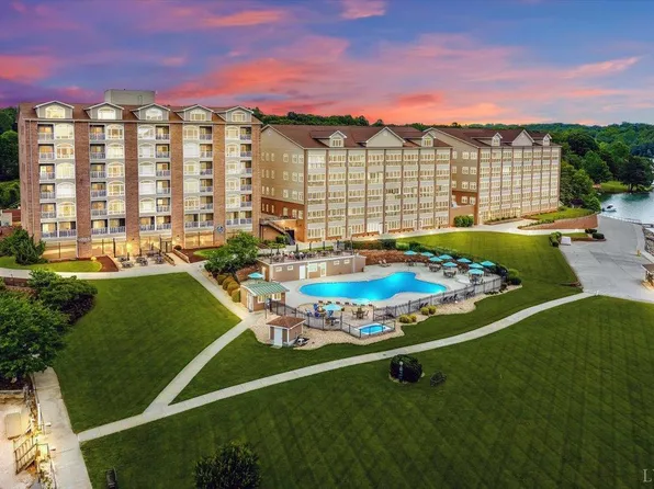 1217 Graves Harbor Trl #115, Huddleston, VA 24104