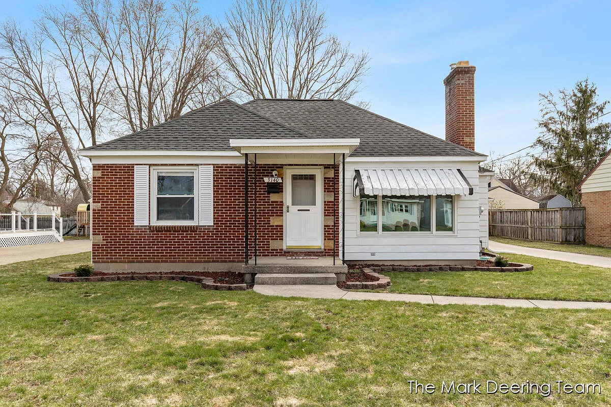 3140 Higgins Ave SW photo 1