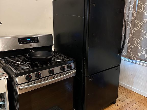 4th image of 30 New Hampshire Ave #1