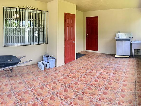 5th image of 250 SE Avenue G
