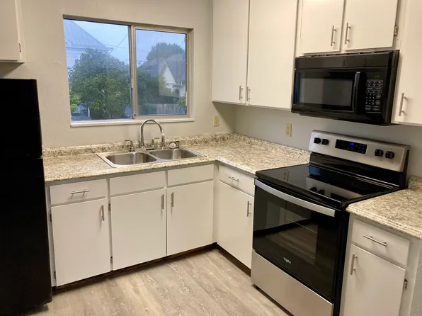 908 11th St, Eureka, CA 95501