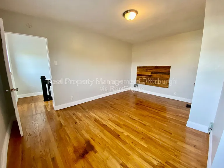 825 Collins St #2 — Photo 8