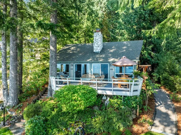371 N Potlatch Drive N, Hoodsport, WA 98548