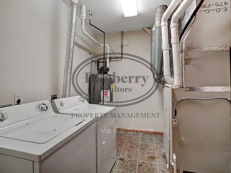 1115 N Byrne Rd — Photo 28