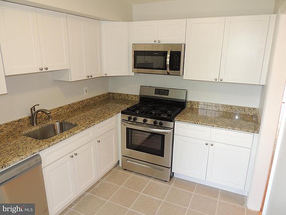 4th image of 746 Quince Orchard Blvd #10