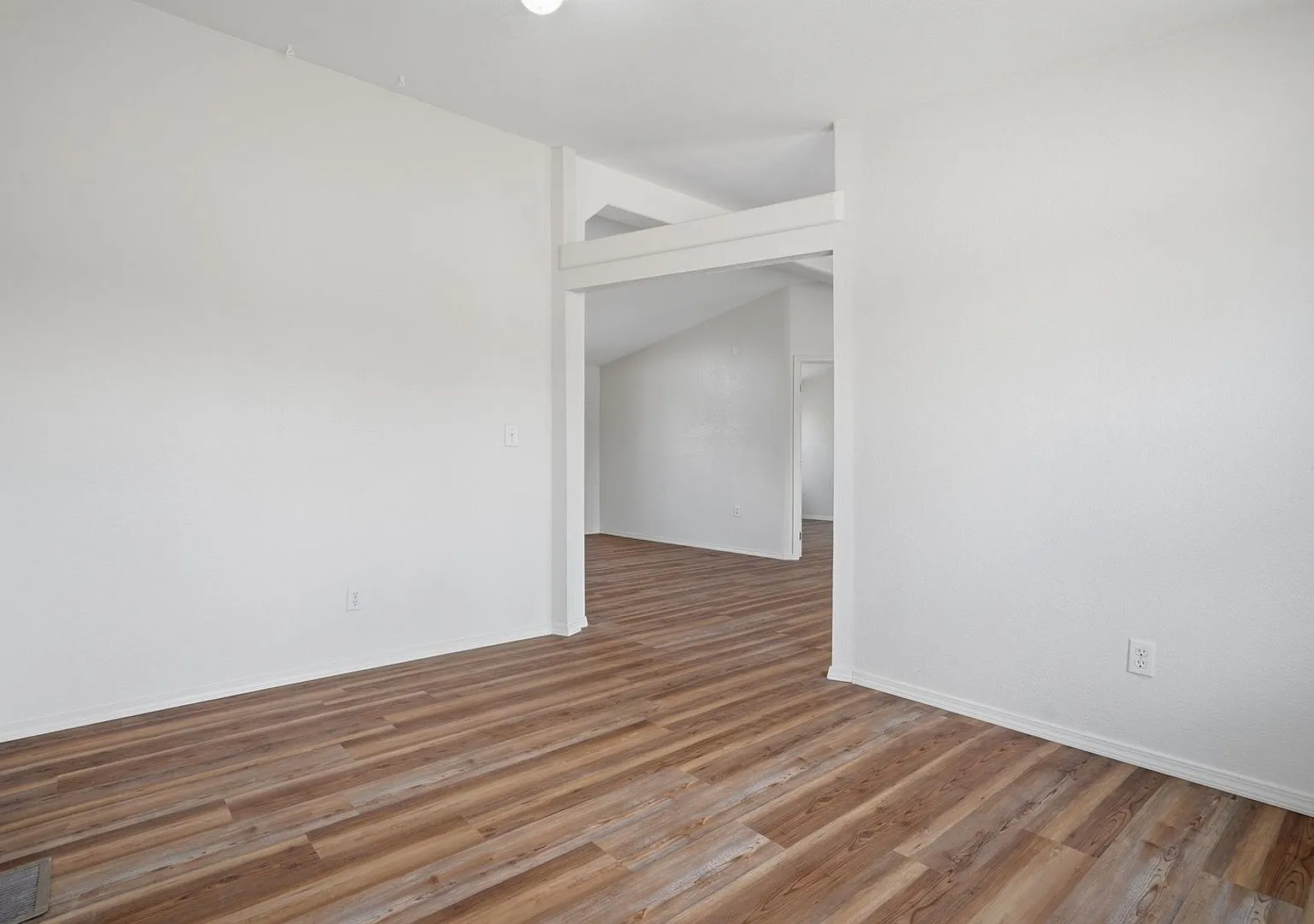 Spacious 3BR House with Den near Dona Ana Rd & Thorpe Rd — Photo 4