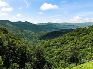 670 Parkway Dr, Maggie Valley, NC 28751