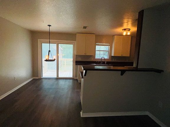 4th image of 15530 NE 12th St