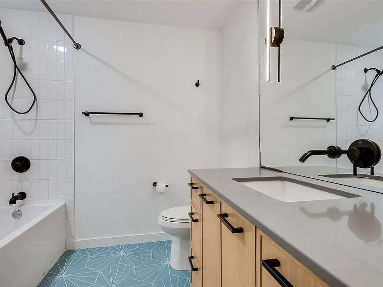 913 Duncan Ln #203 — Photo 21