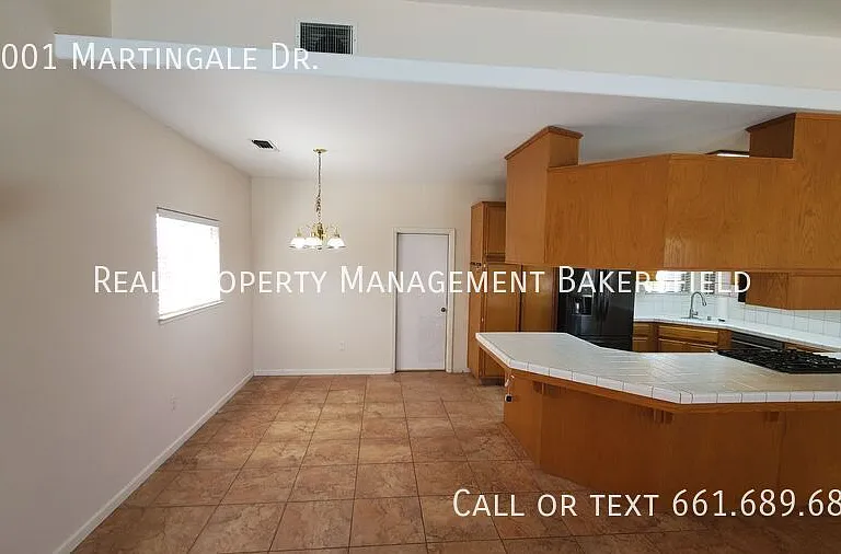 11001 Martingale Dr — Photo 8