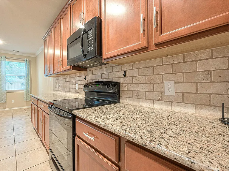 24630 Folkstone Cir — Photo 14