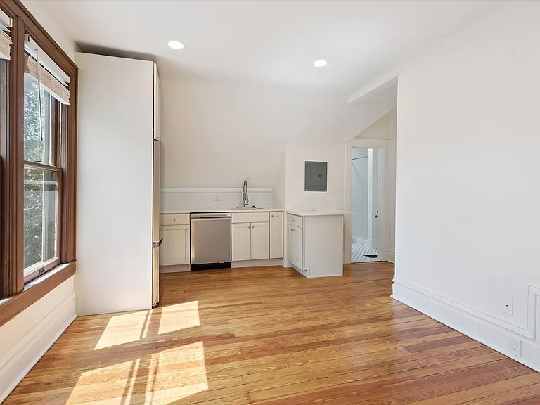 1620 Walnut St #2 — Photo 2