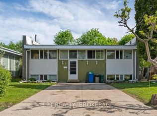 3 Holland Cres, Kingston, ON K7M 2V7